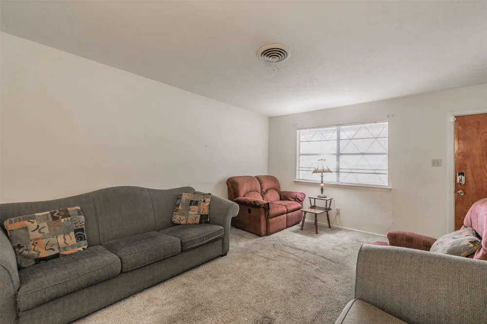 7412 Meadowcrest Drive Fort Worth, TX 76112