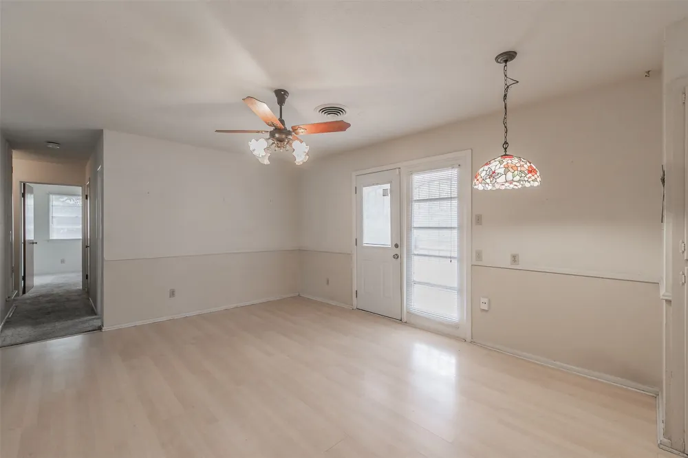 7412 Meadowcrest Drive Fort Worth, TX 76112