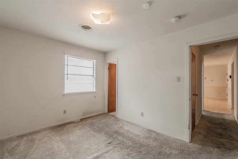 7412 Meadowcrest Drive Fort Worth, TX 76112