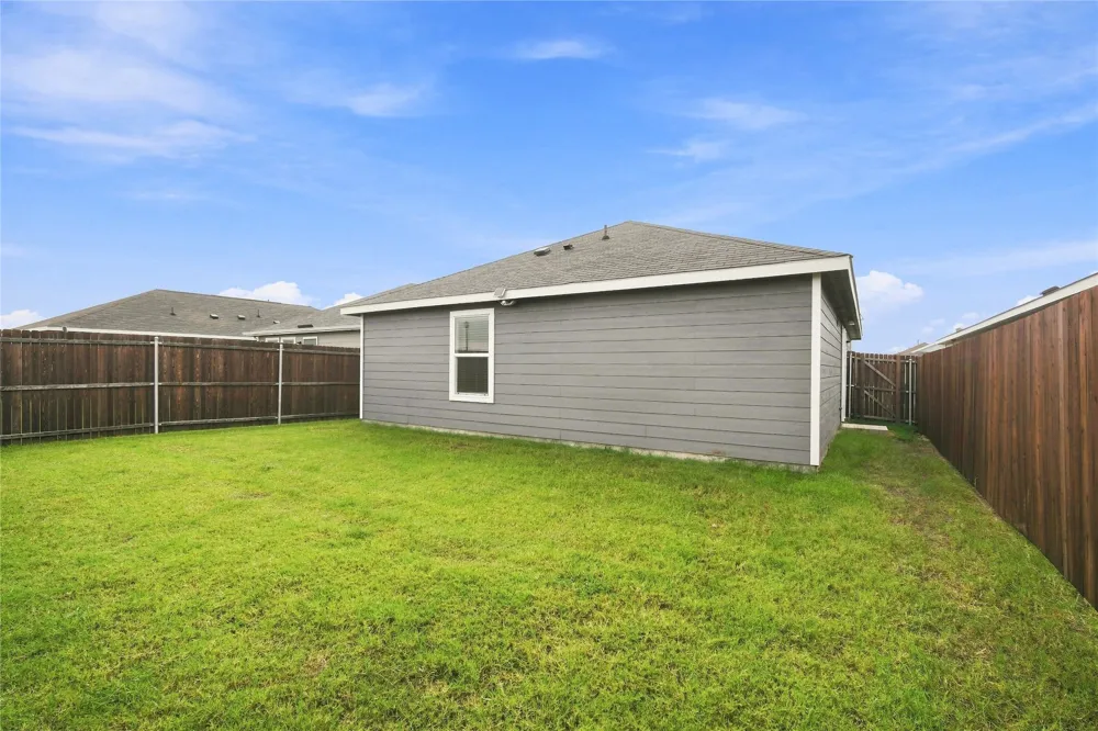 1706 Horizons Hill Crandall, TX 75114