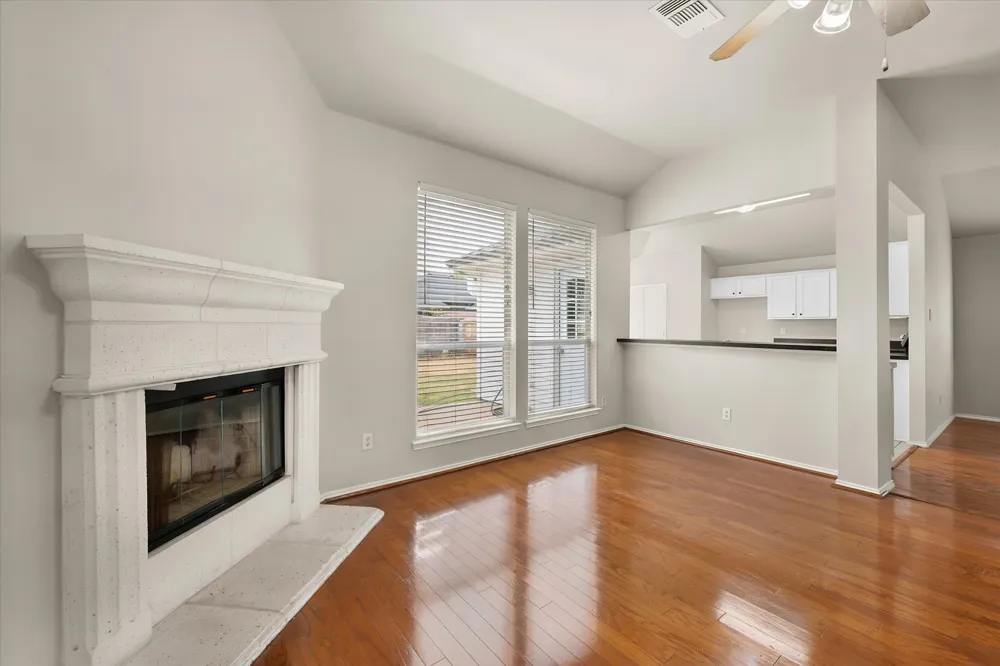 1017 Caleb Street Burleson, TX 76028