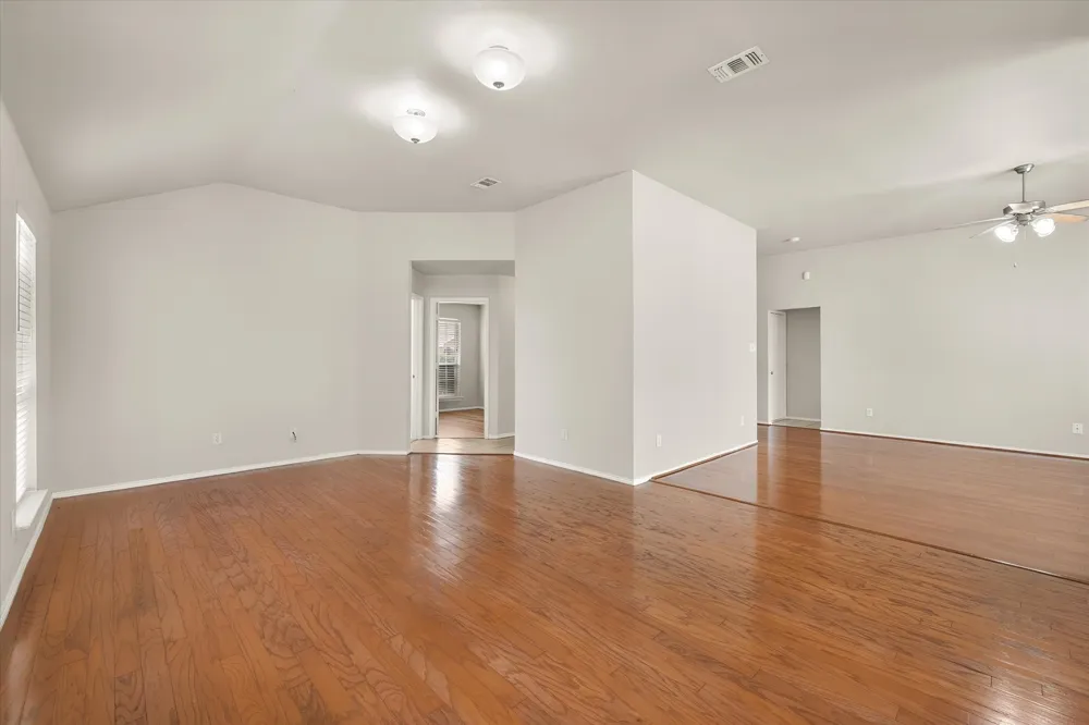 1017 Caleb Street Burleson, TX 76028