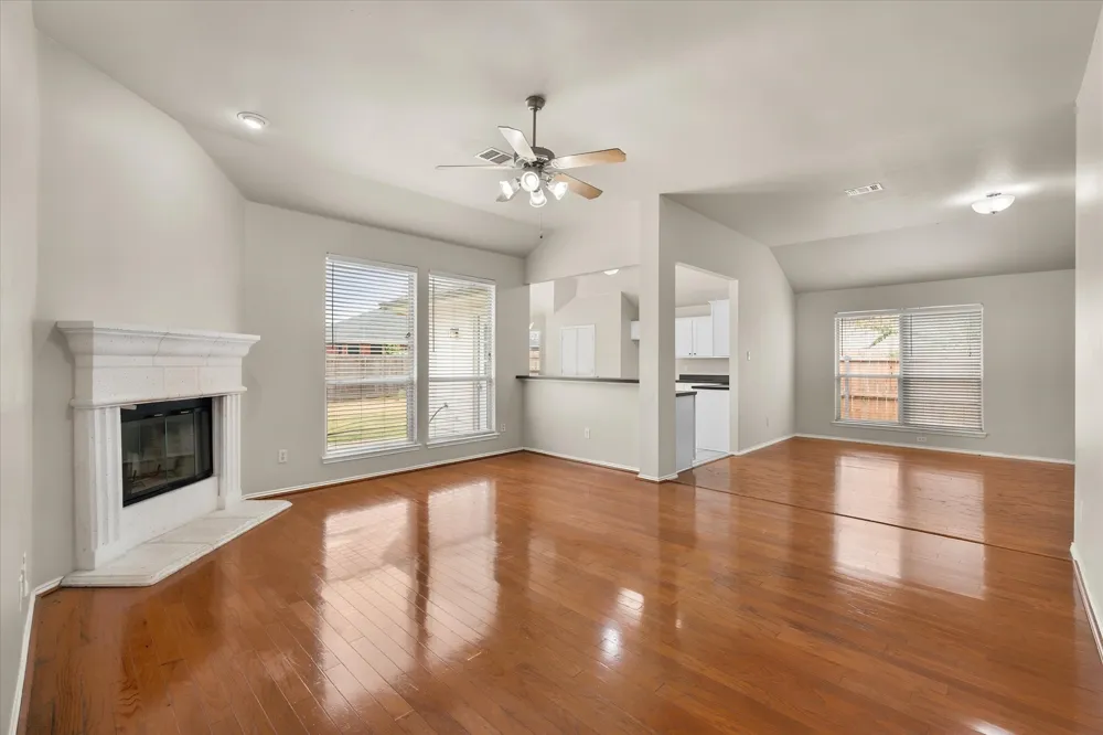 1017 Caleb Street Burleson, TX 76028