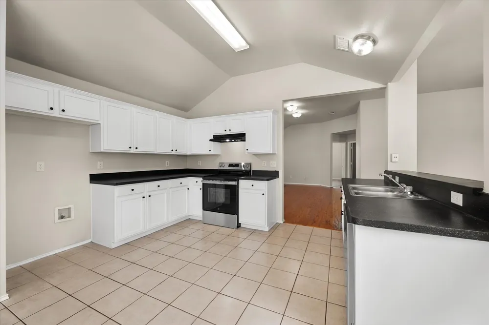 1017 Caleb Street Burleson, TX 76028