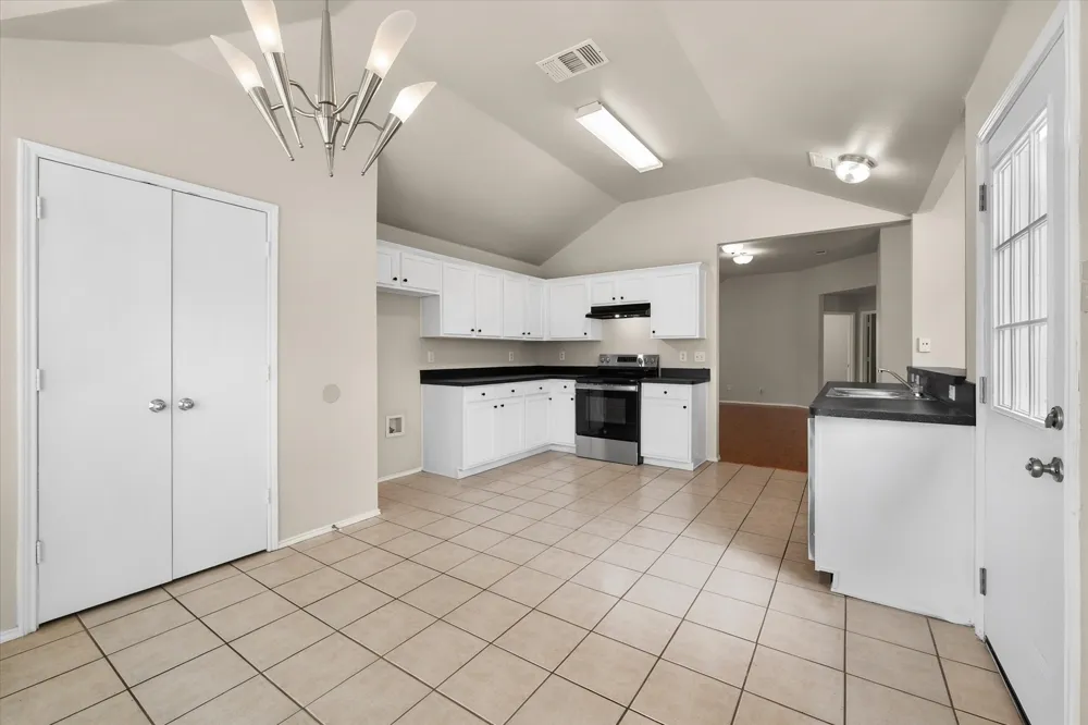 1017 Caleb Street Burleson, TX 76028
