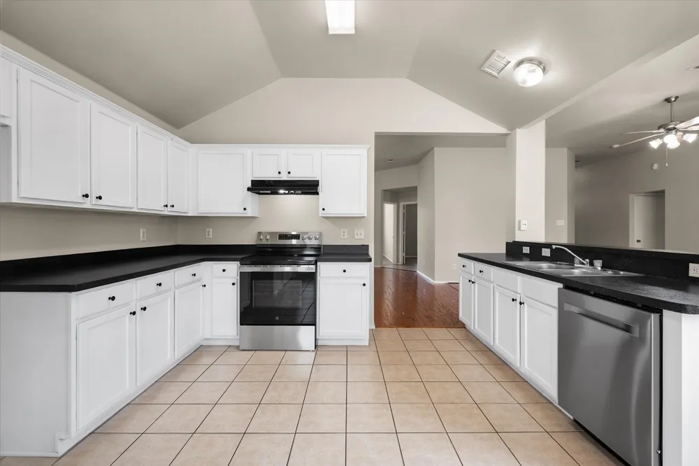 1017 Caleb Street Burleson, TX 76028