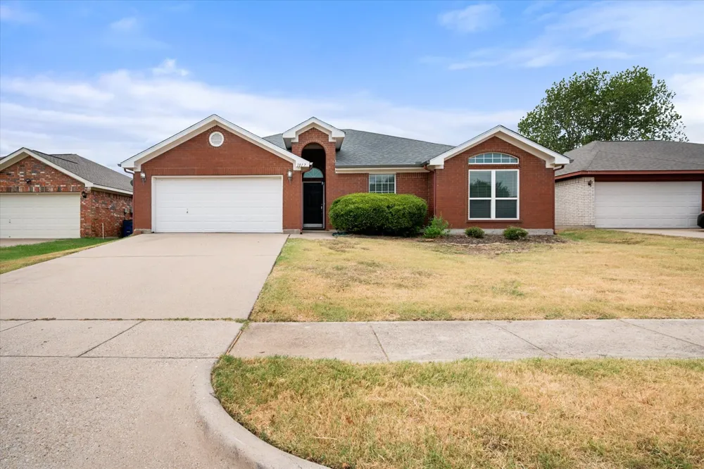 1017 Caleb Street Burleson, TX 76028