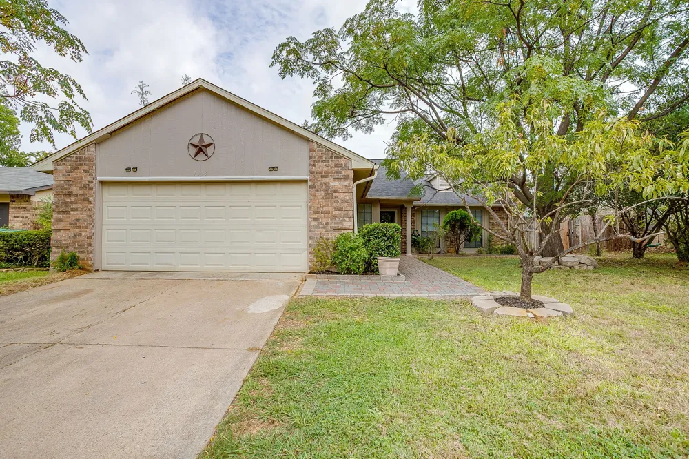 7913 Bermejo Road Fort Worth, TX 76112