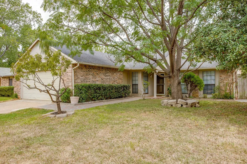 7913 Bermejo Road Fort Worth, TX 76112