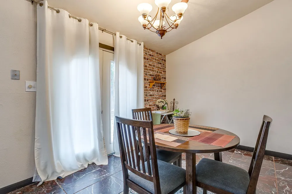 7913 Bermejo Road Fort Worth, TX 76112