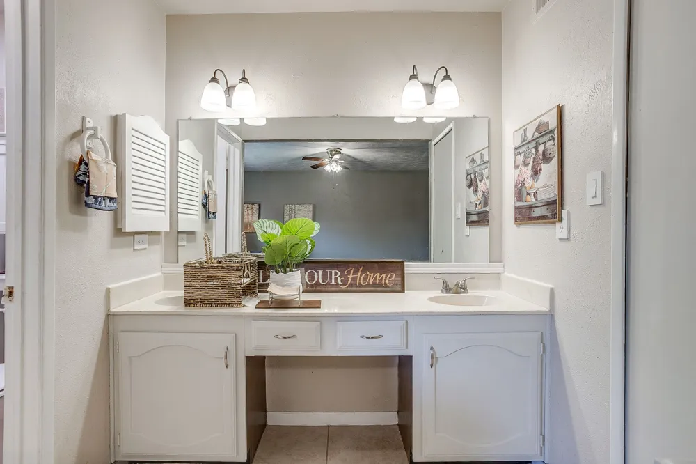 7913 Bermejo Road Fort Worth, TX 76112
