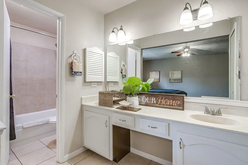 7913 Bermejo Road Fort Worth, TX 76112