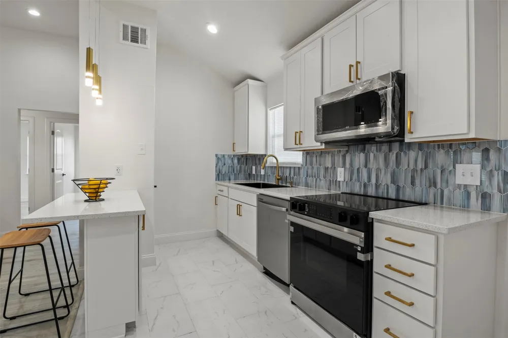 2406 Jennings Avenue Dallas, TX 75216