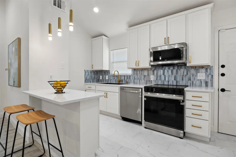 2406 Jennings Avenue Dallas, TX 75216