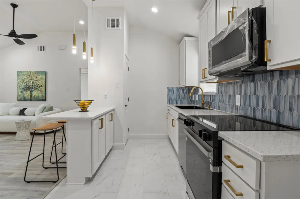 2406 Jennings Avenue Dallas, TX 75216