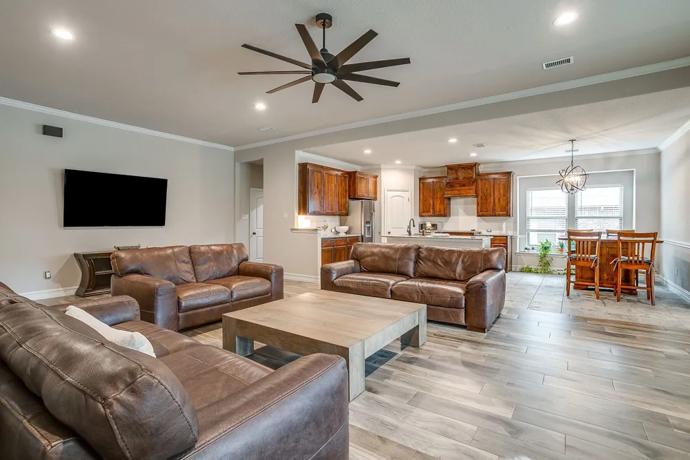 3005 Nob Hill Drive Burleson, TX 76028
