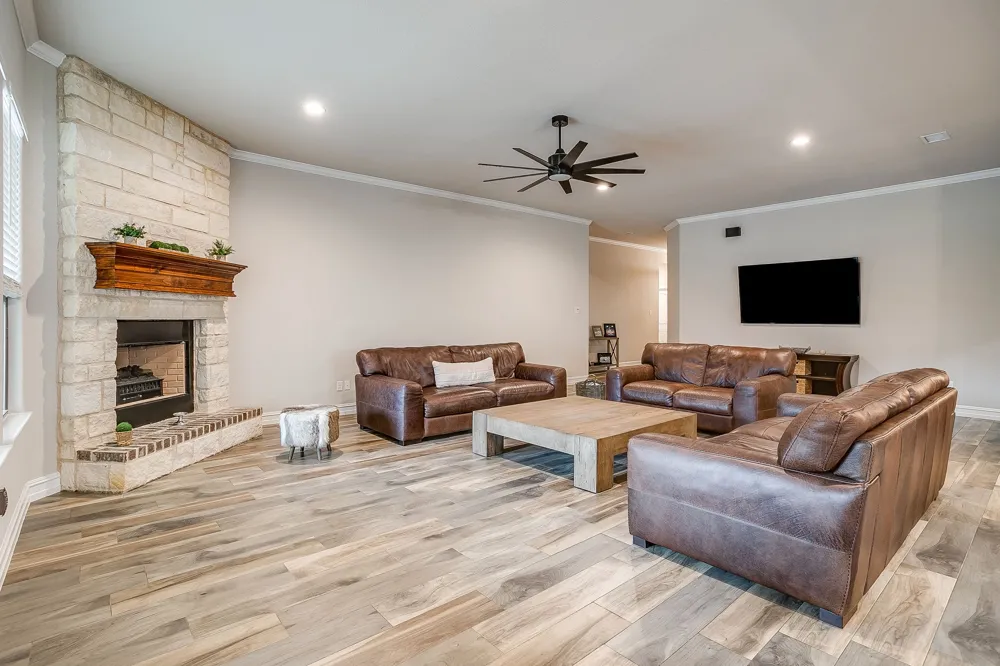 3005 Nob Hill Drive Burleson, TX 76028