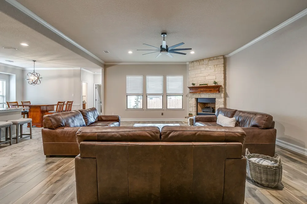 3005 Nob Hill Drive Burleson, TX 76028