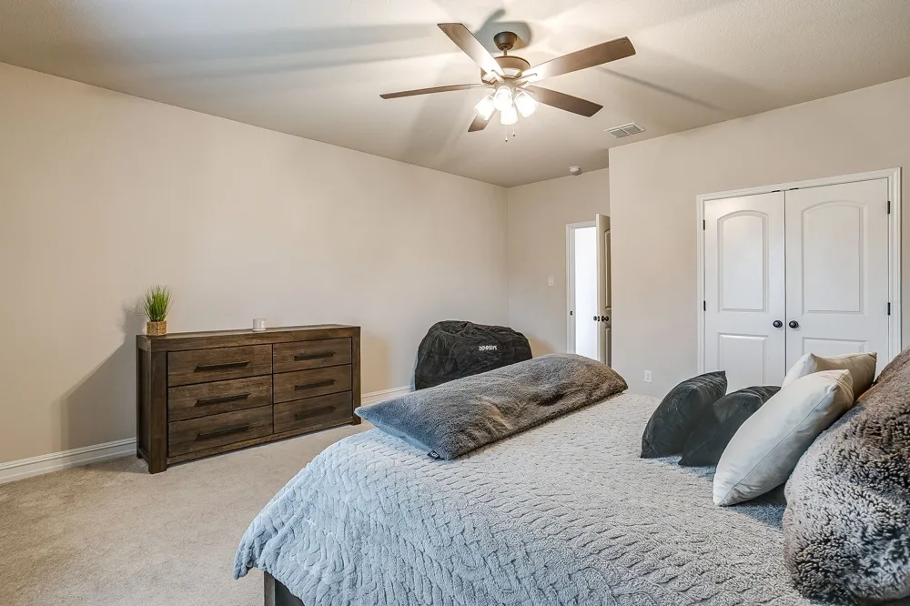 3005 Nob Hill Drive Burleson, TX 76028