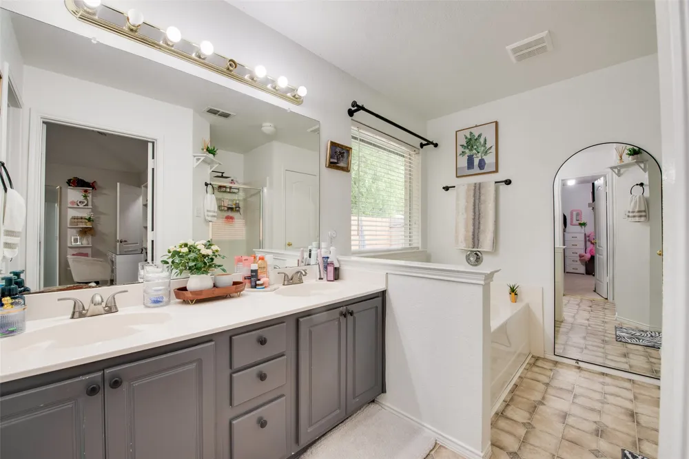 5505 Gessner Court Arlington, TX 76018
