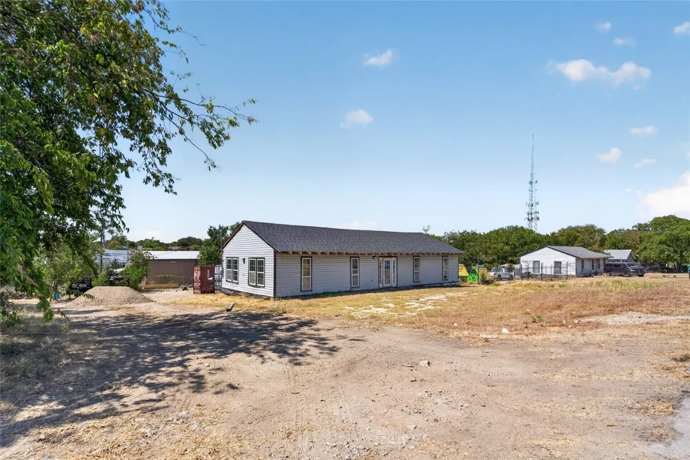 5621 Terrace Trail Sansom Park, TX 76114