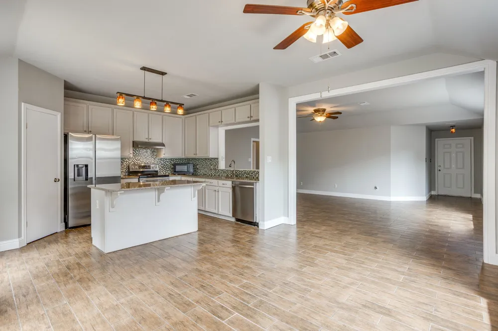 9825 Stoney Bridge Road Fort Worth, TX 76108