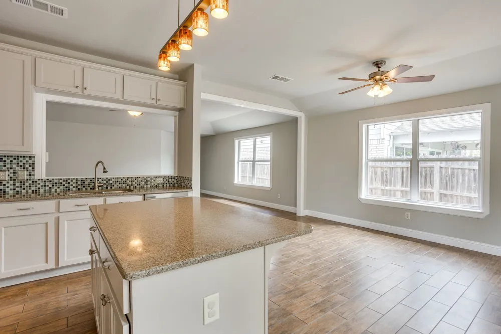 9825 Stoney Bridge Road Fort Worth, TX 76108