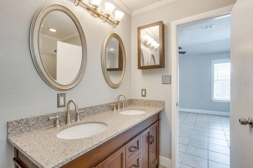 9825 Stoney Bridge Road Fort Worth, TX 76108