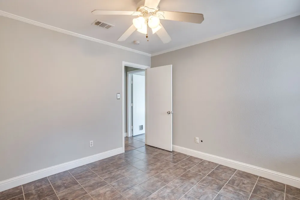 9825 Stoney Bridge Road Fort Worth, TX 76108