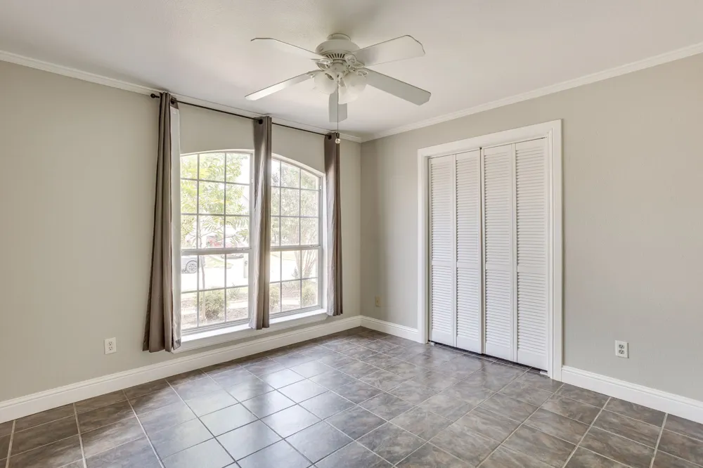 9825 Stoney Bridge Road Fort Worth, TX 76108