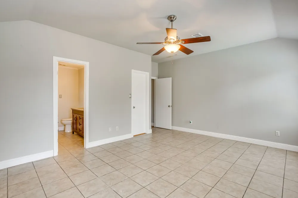 9825 Stoney Bridge Road Fort Worth, TX 76108