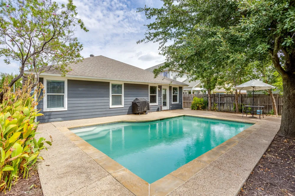 9825 Stoney Bridge Road Fort Worth, TX 76108