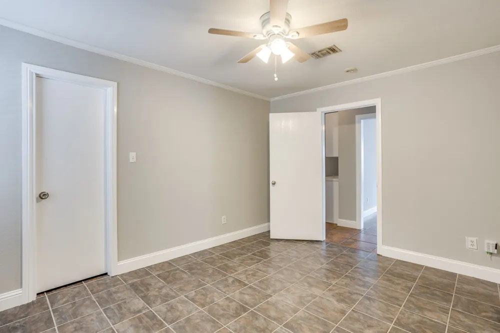 9825 Stoney Bridge Road Fort Worth, TX 76108