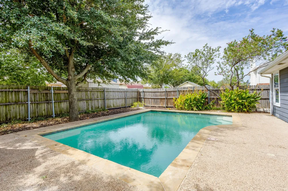 9825 Stoney Bridge Road Fort Worth, TX 76108