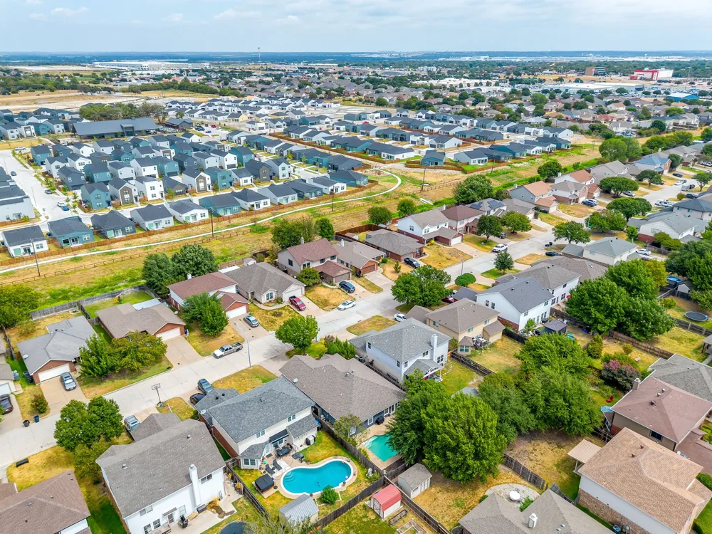 9825 Stoney Bridge Road Fort Worth, TX 76108