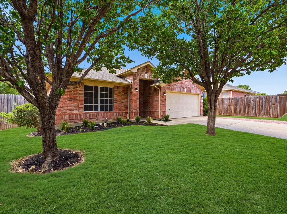 6805 Red Rock Trail Watauga, TX 76137
