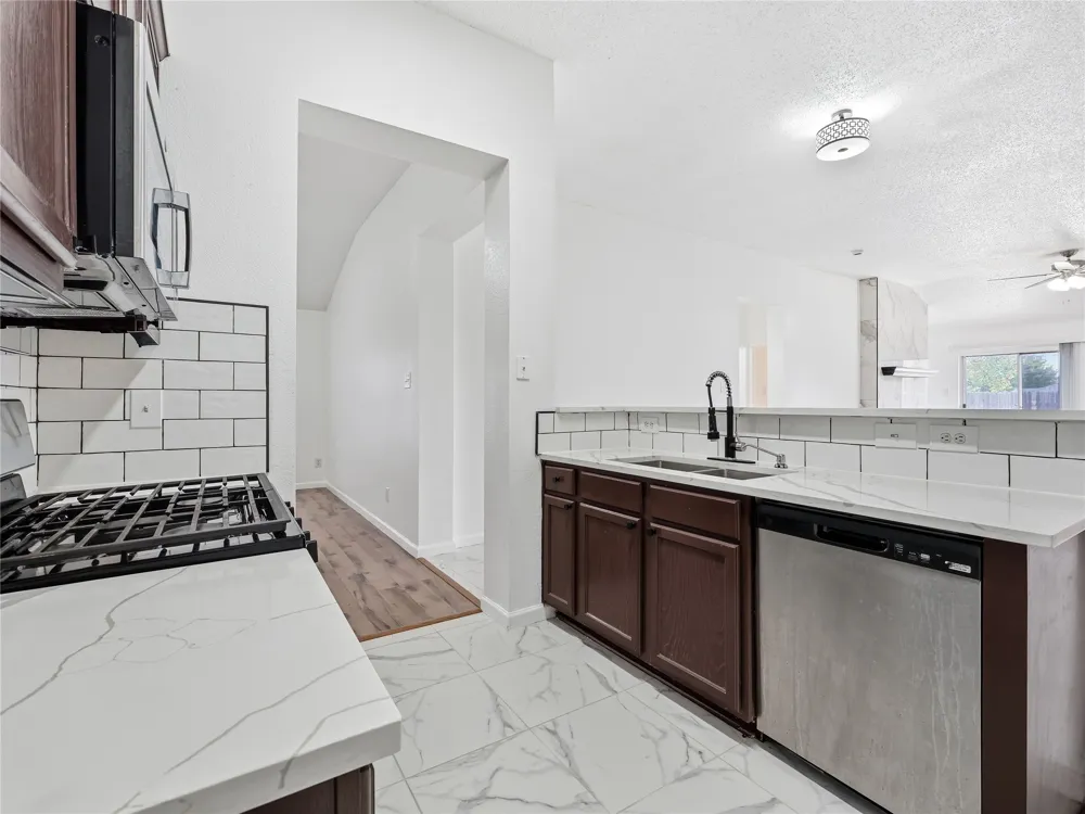 6805 Red Rock Trail Watauga, TX 76137