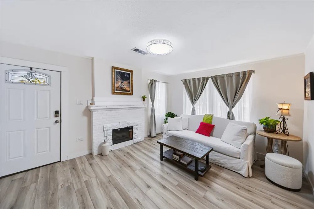 2318 Poplar Street Dallas, TX 75215