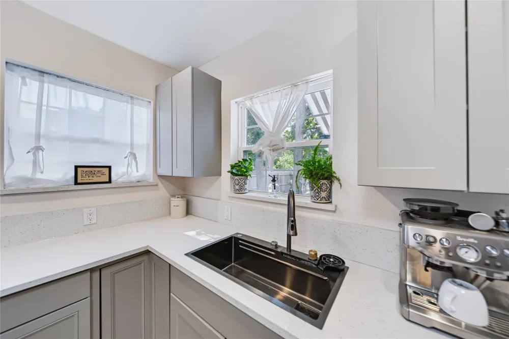 2318 Poplar Street Dallas, TX 75215