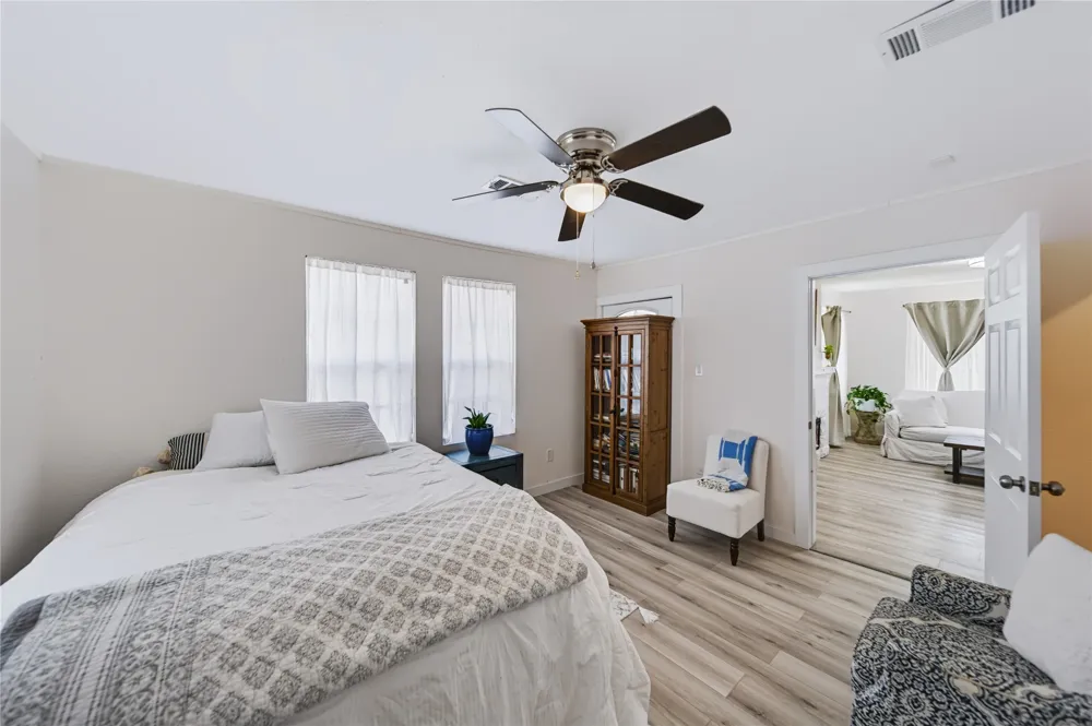 2318 Poplar Street Dallas, TX 75215