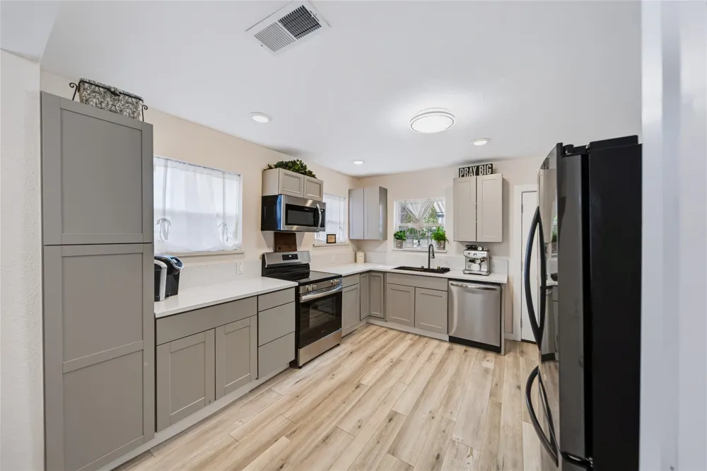 2318 Poplar Street Dallas, TX 75215