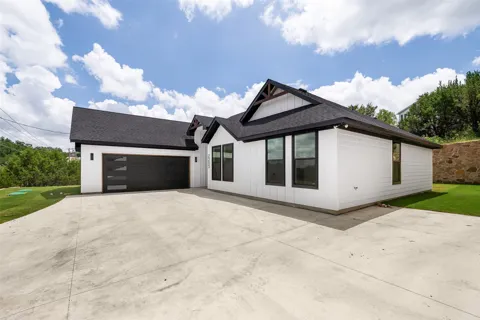 2203 Christine Drive