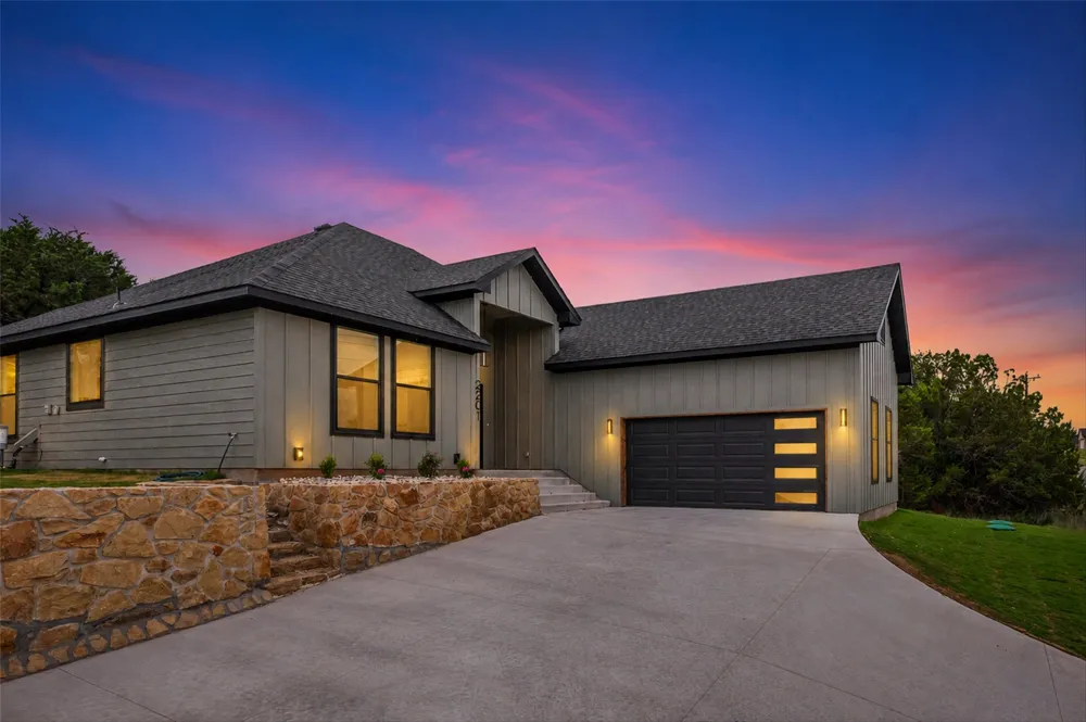 2201 Christine Drive Granbury, TX 76048