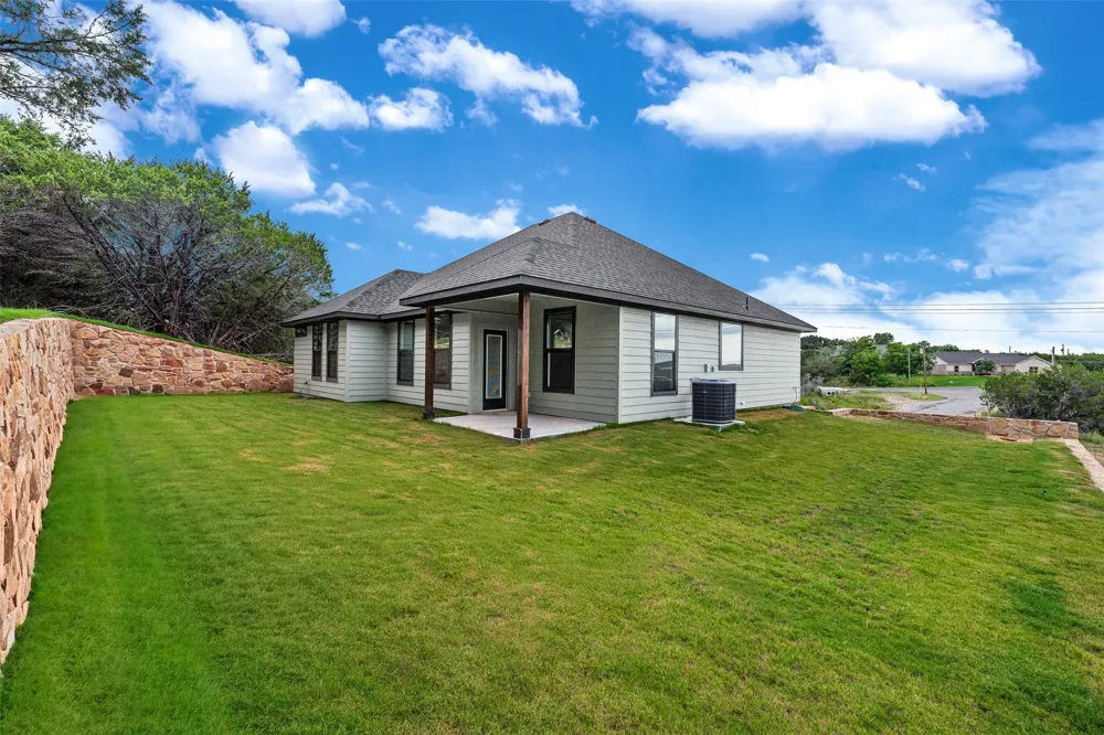 2201 Christine Drive Granbury, TX 76048