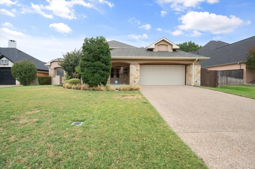 2509 Thoroughbred Lane Mansfield, TX 76063