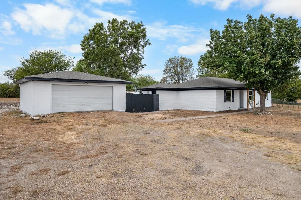 550 Hodge Road Eddy, TX 76524