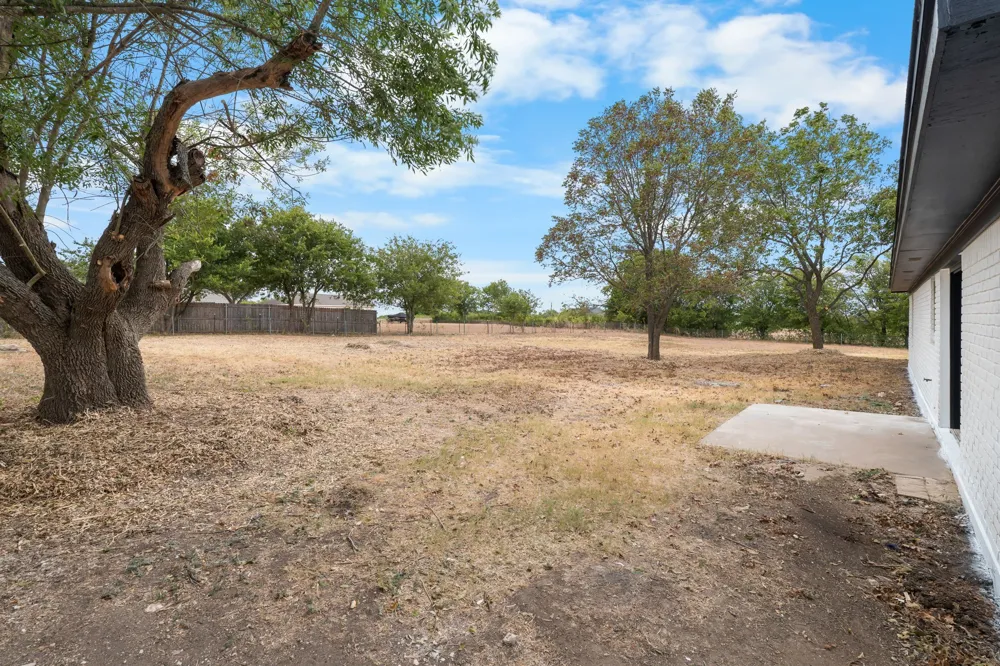 550 Hodge Road Eddy, TX 76524