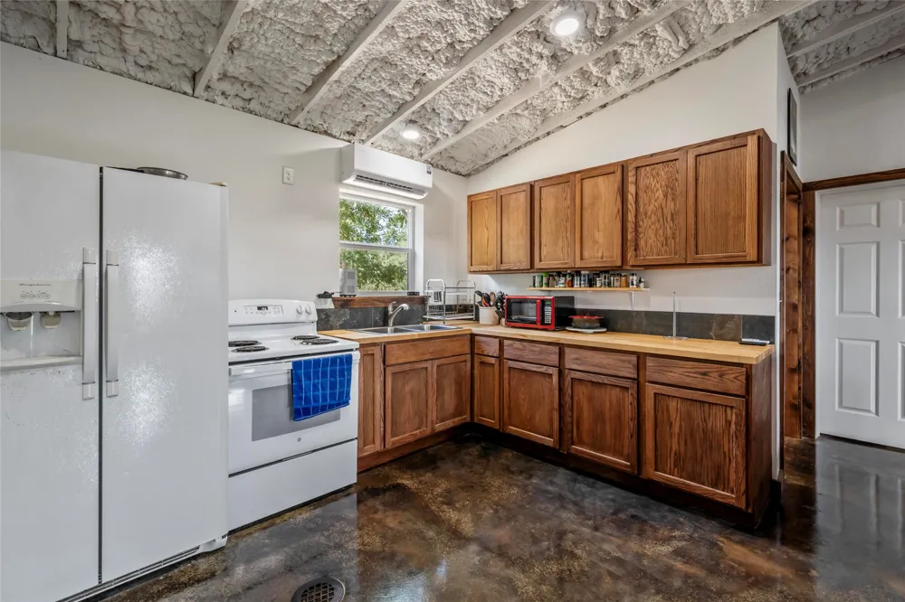 6899 TX-19 Highway Palestine, TX 75803