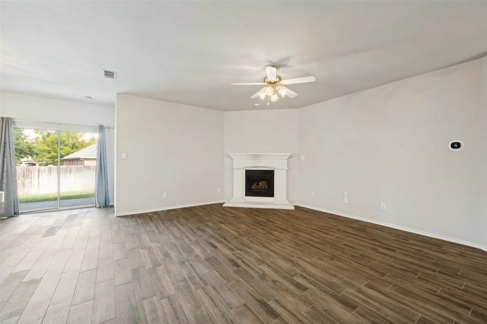 608 Mesa Ridge Court Arlington, TX 76002