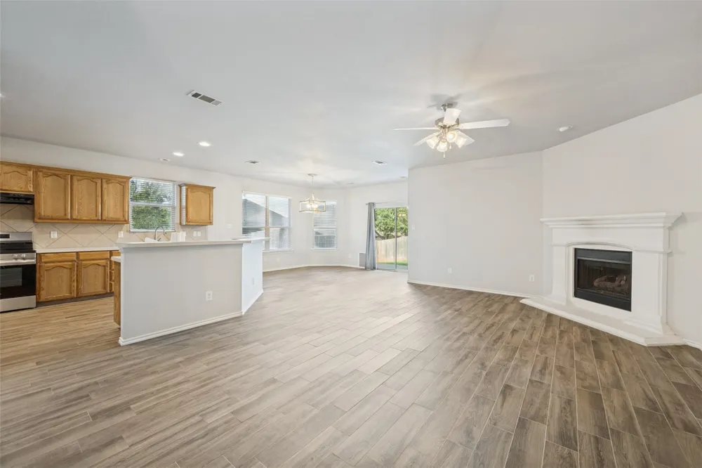 608 Mesa Ridge Court Arlington, TX 76002